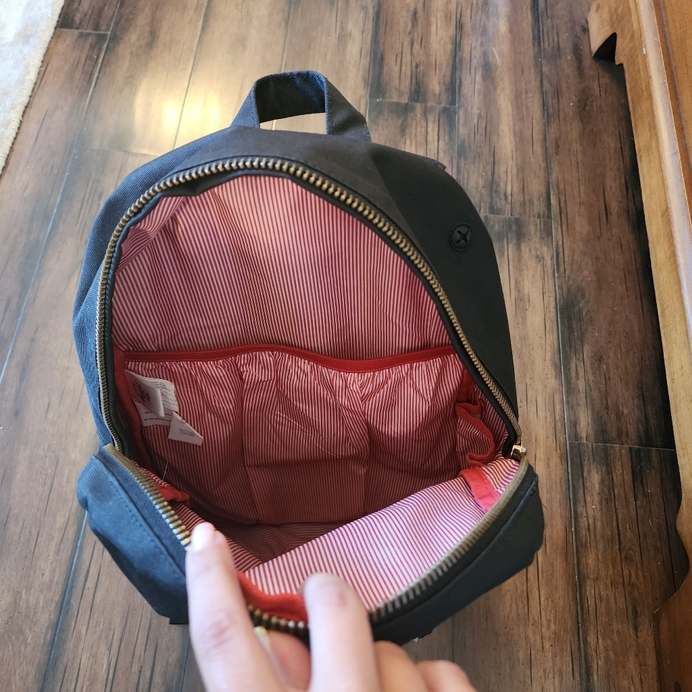 Herschel Classic Backpack - Picture 4 of 6